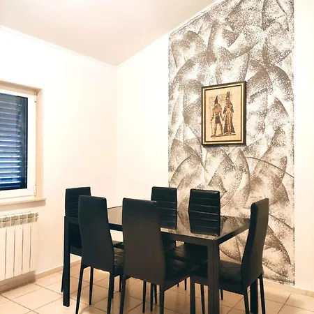 Apartment Kastel Stafilic Comfortable Kastela