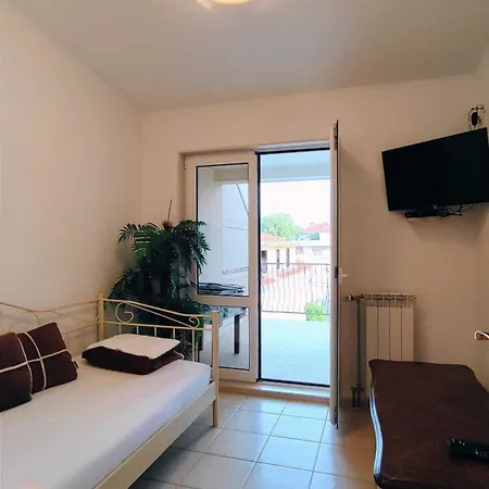 Apartment Kastel Stafilic Comfortable Kastela