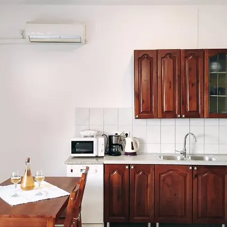 Apartment Kastel Stafilic Comfortable
